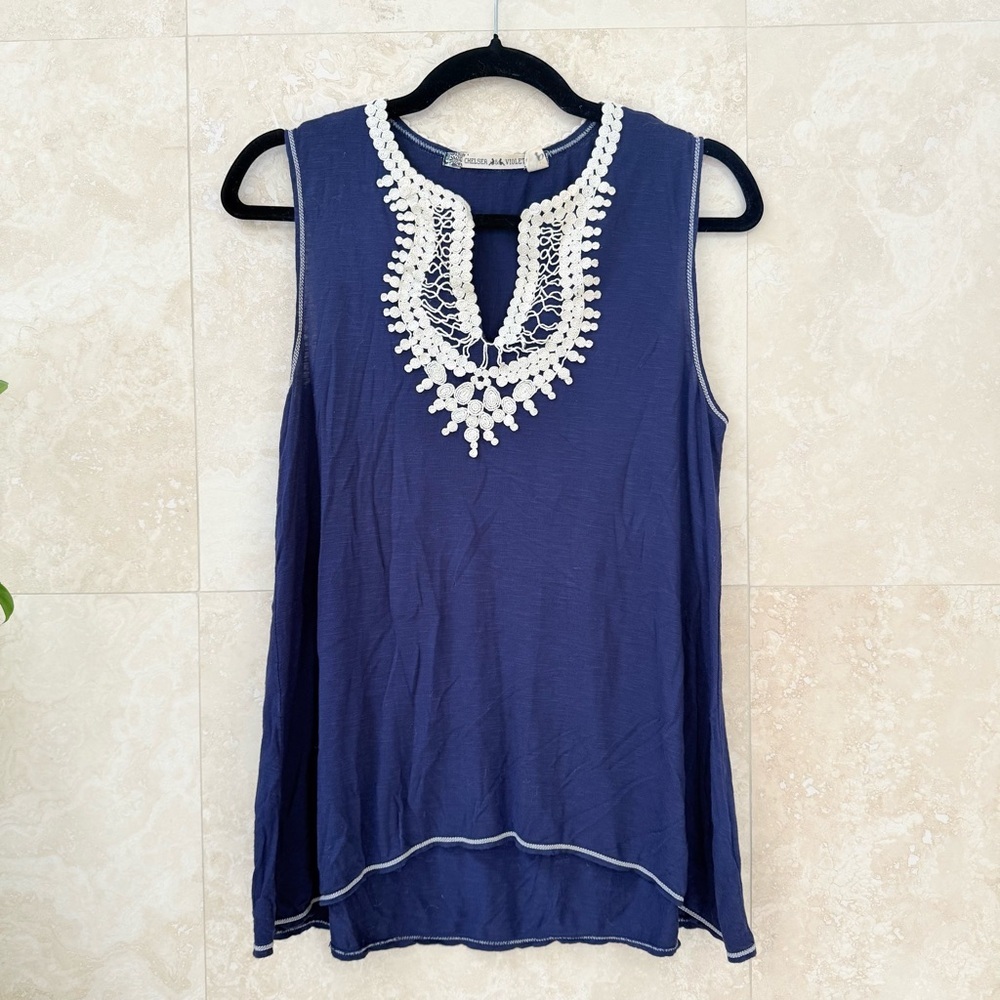 Chelsea & Violet Navy Sleeveless Top White Crochet Lace V-Neck Boho Medium